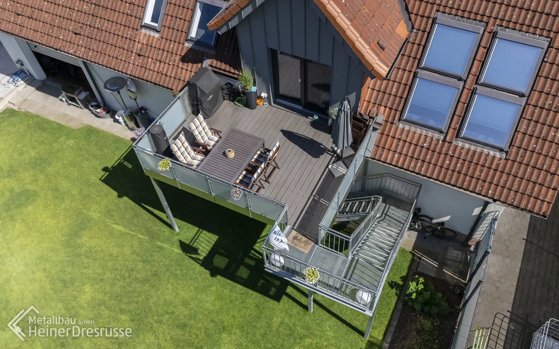 Metallbau Balkon aus der Vogelperspektive